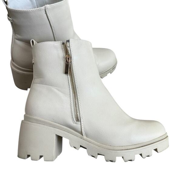 ShoeDazzle 9 Danilyn lug sole combat moto ankle boot 2442 - Picture 1 of 12